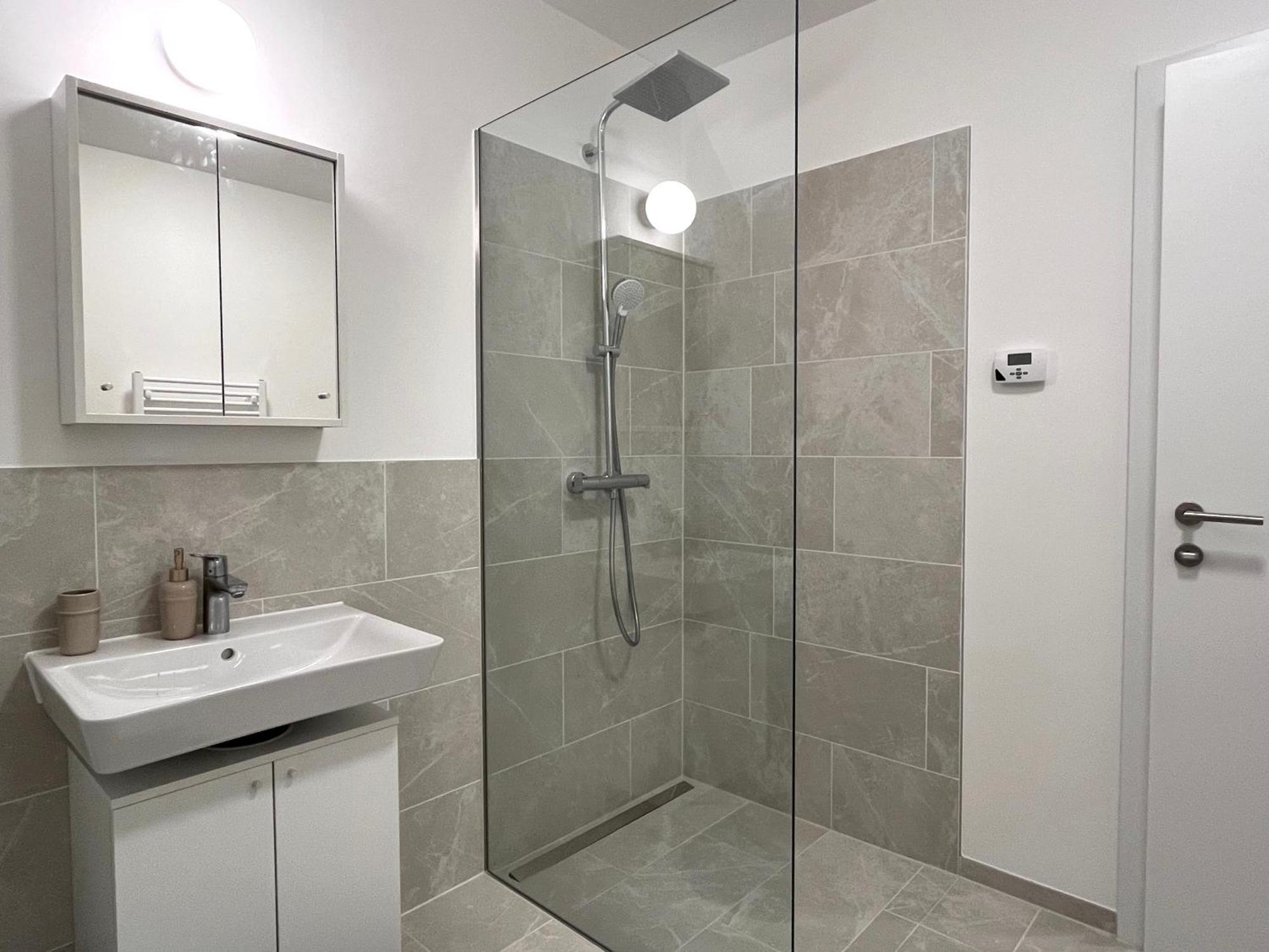 Free Parking / Brandnew With Air Condition And Balcony Viena Exterior foto